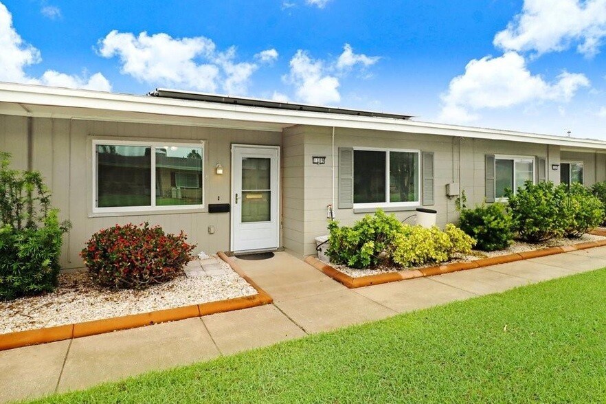Photo - 1309 Warwick Ct