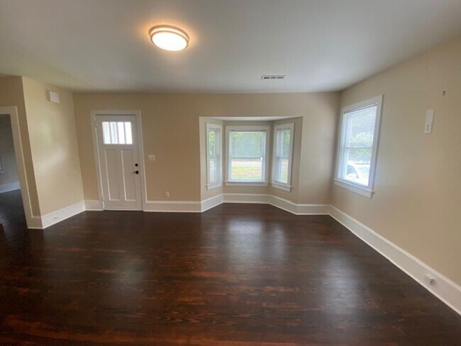 Foto del edificio - Introducing a charming 2-bedroom, 2-bathro...
