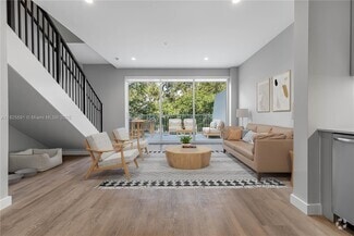 Building Photo - 3335 Thomas Ave