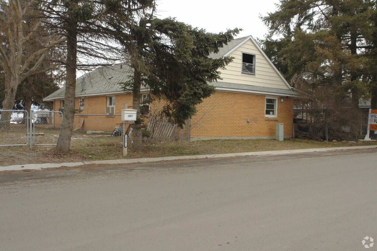 Building Photo - 7415 E Nora Ave