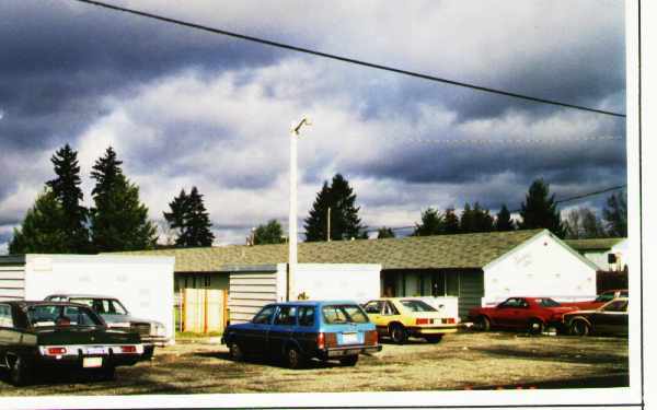 Building Photo - Pinewood Apartments