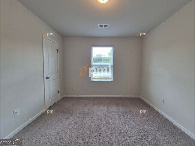 Building Photo - 712 Maddux Dr