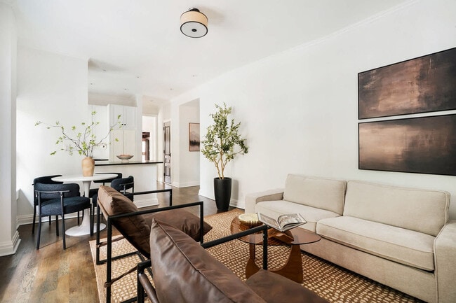 Building Photo - 10 5th Ave