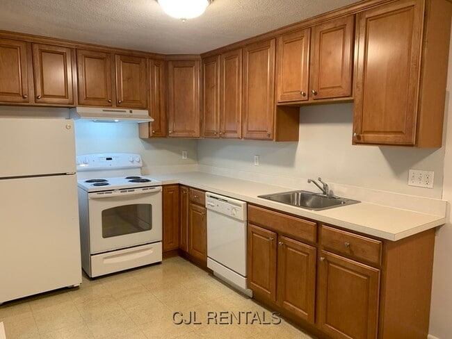 Building Photo - 5 Viking Ct