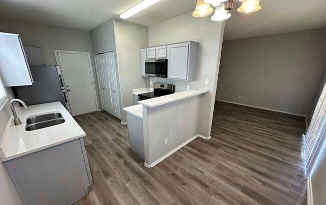 Foto del edificio - 833 E Minton St