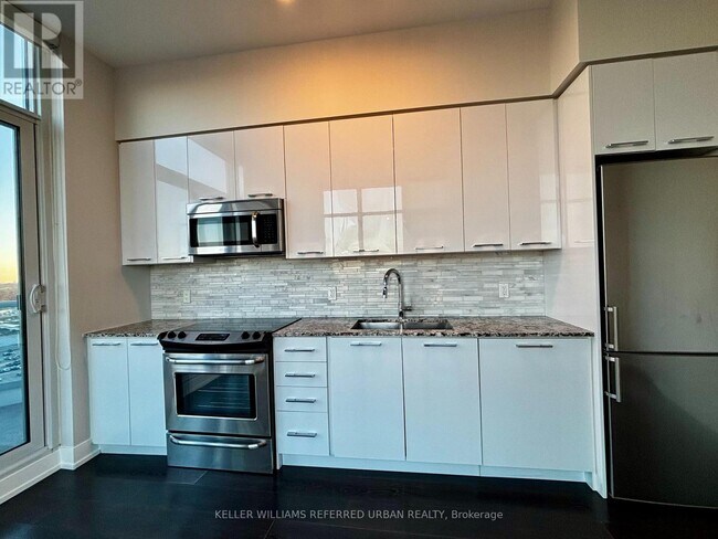 Photo du bâtiment - 9471 Yonge St