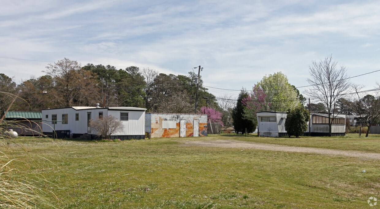 Foto del edificio - Lone Oak Trailer Park