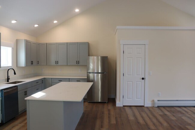 Foto del edificio - 1785 Kellogg Rd