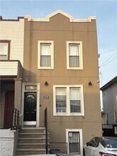Building Photo - 2719 W 16th St