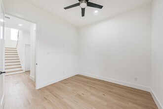 Building Photo - 3808 Ennis St