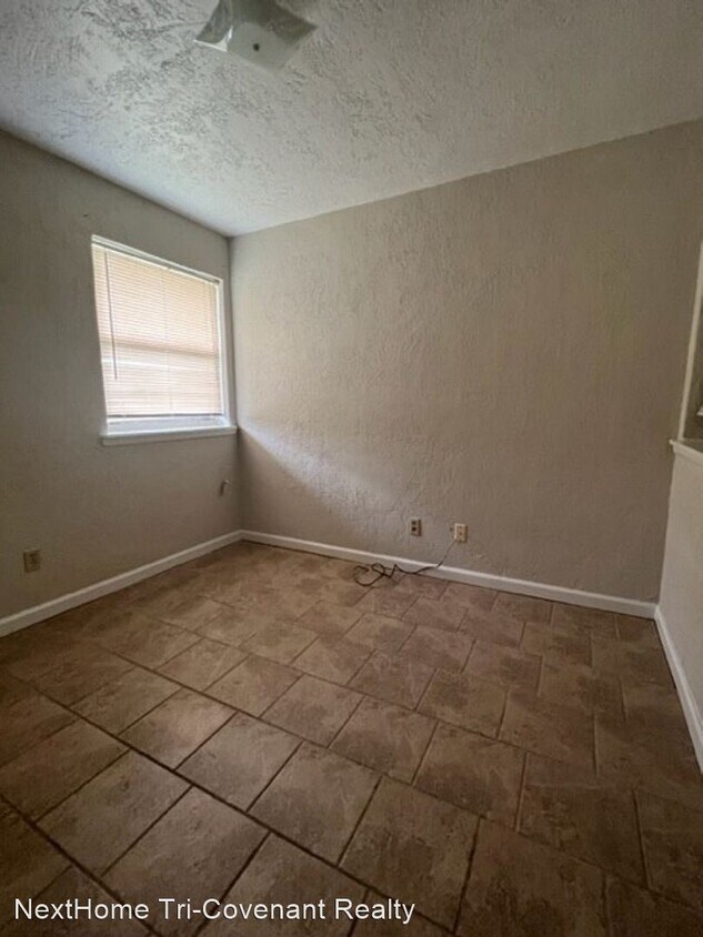 Building Photo - 2 br, 1 bath House - 17 NW 25th