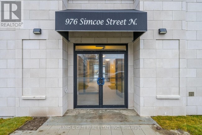 Building Photo - 976 Simcoe St N