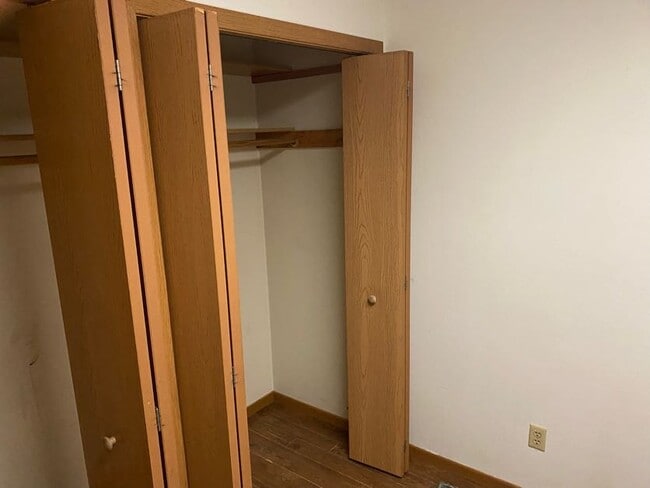 Foto del edificio - 106 5th Ave S