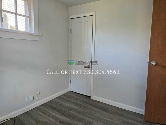 Building Photo - 2849 Trenton Rd
