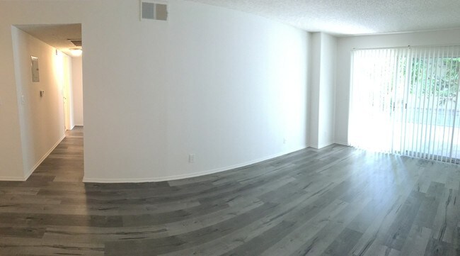 Building Photo - 400 N Oakland Ave