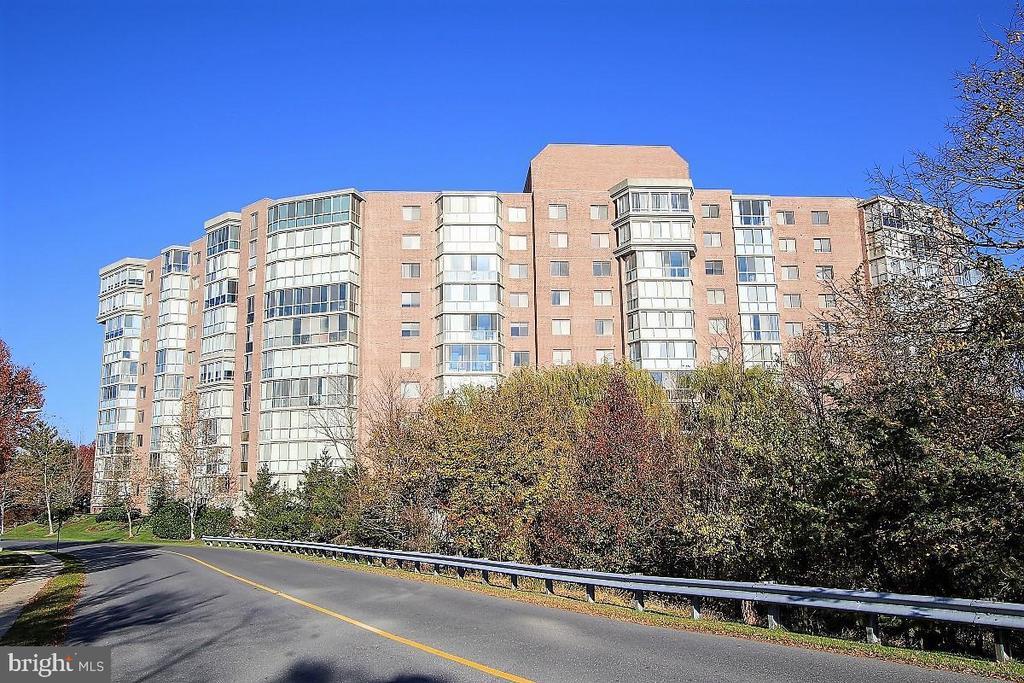 Foto principal - 3210 N Leisure World Blvd