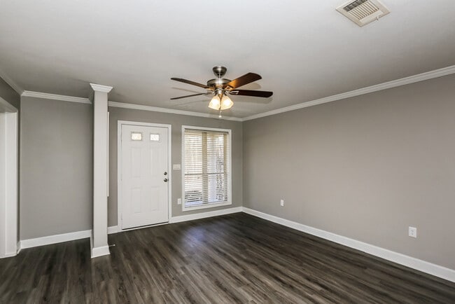 Foto del edificio - 224 Sylvan Dr