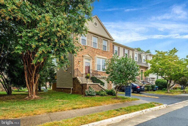 Foto del edificio - 4255 Sleepy Lake Dr
