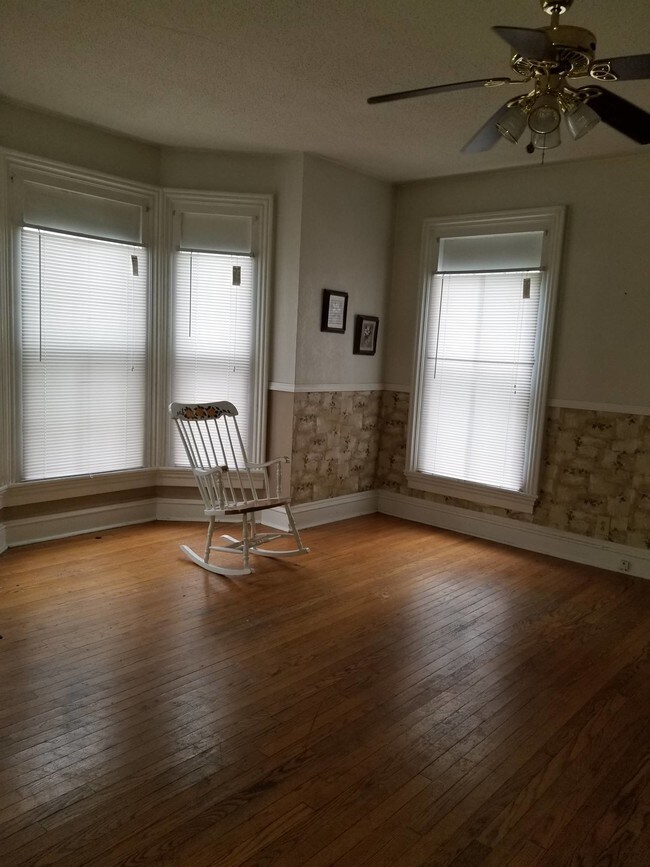 501 S Locust Ave Unit 501, Freeport, IL 61032 Apartment for Rent in