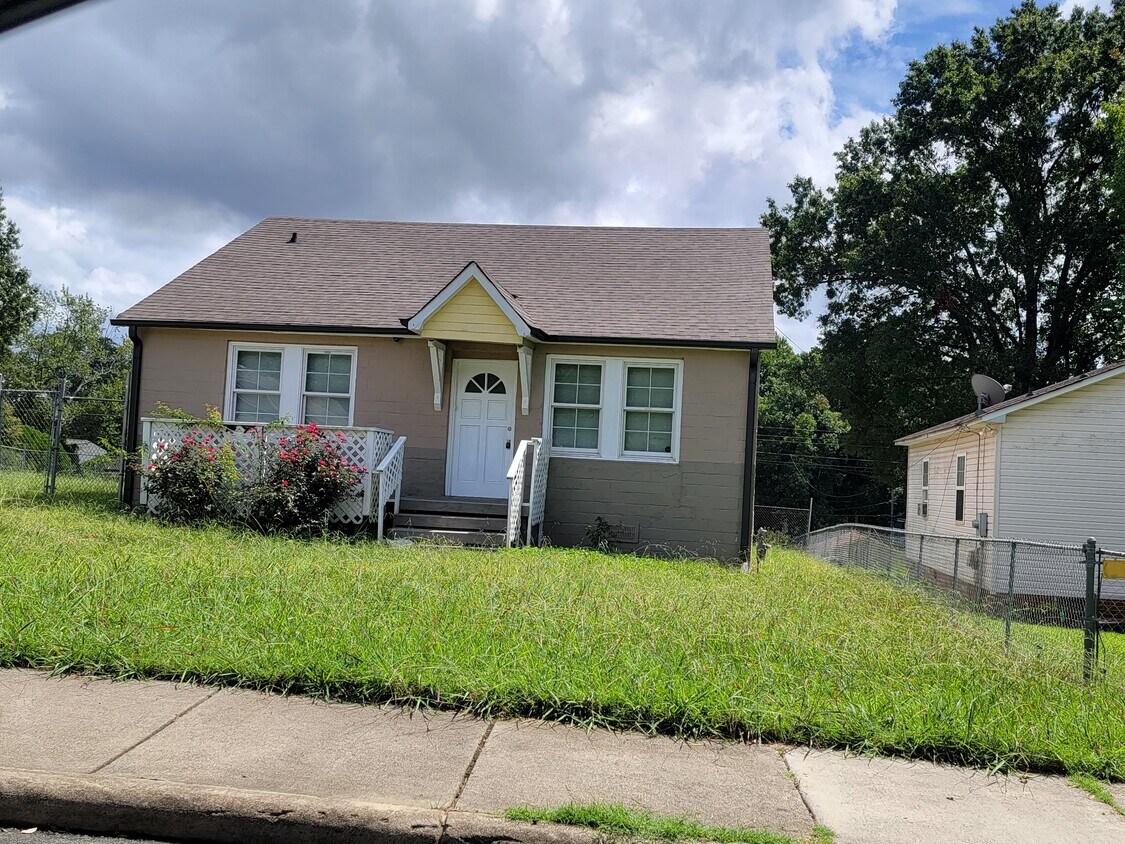 Primary Photo - 305 Lander St