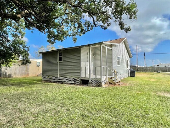 Building Photo - 2414 Duncan Dr