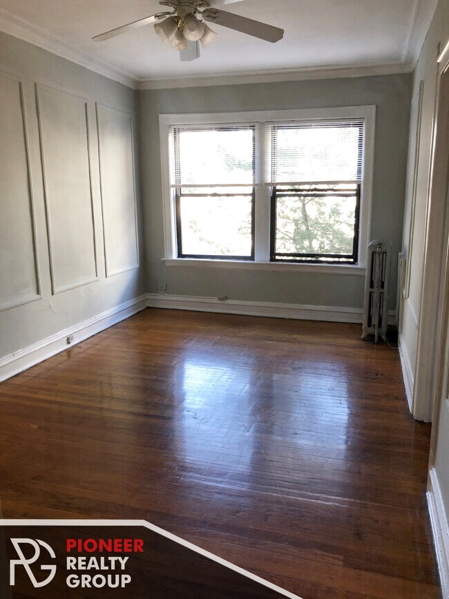 Building Photo - 1164 N Dearborn St