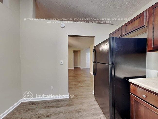 Building Photo - 5995 Bayside Dr NW