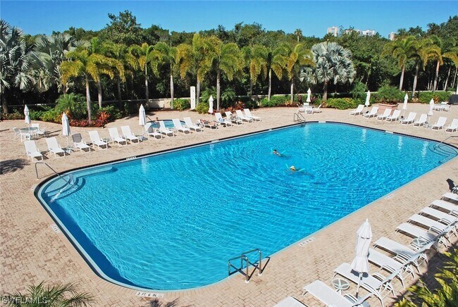 Foto del edificio - 7117 Pelican Bay Blvd