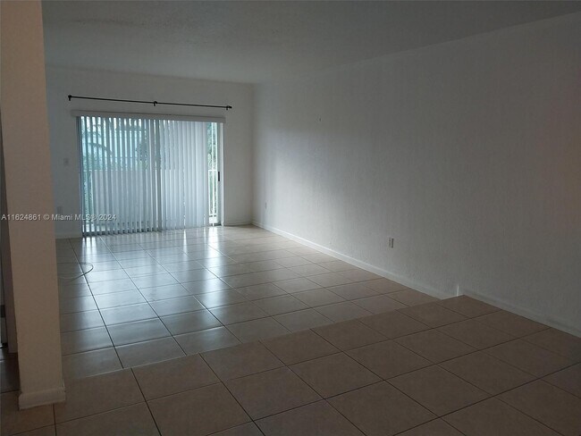 Building Photo - 8950 SW 69th Ct