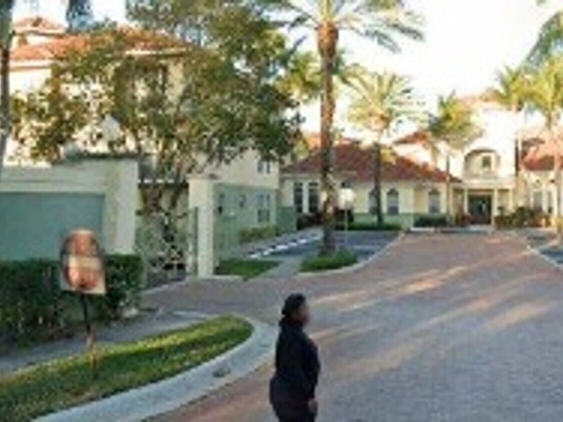 Foto principal - 12577 Rocky Slope Ln