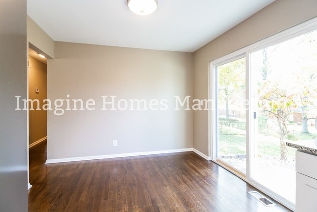 Building Photo - 1627 Rockhurst Ln