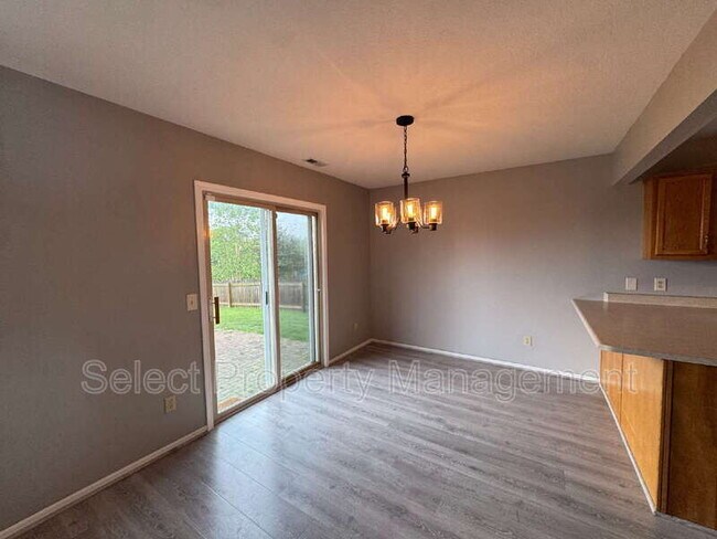Foto del edificio - 1632 Flint Lock Ln