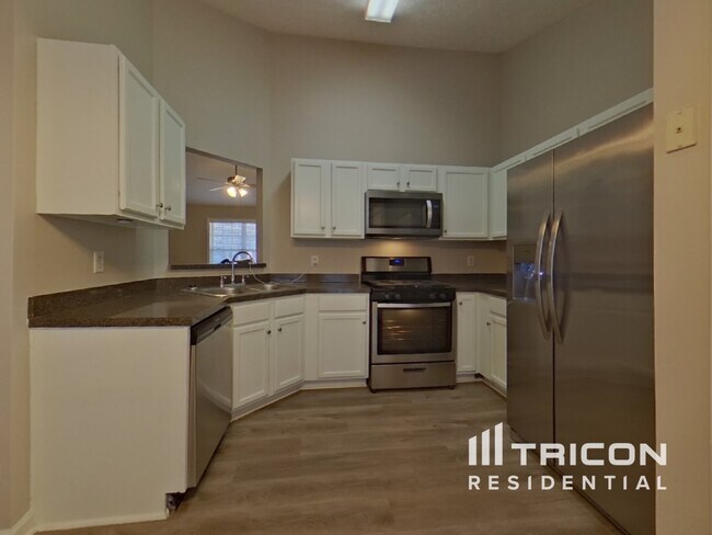 Building Photo - 7602 Autumn Breeze Douglasville GA