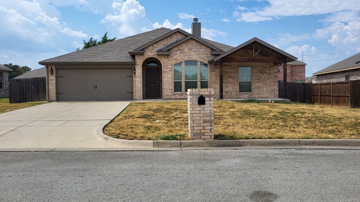 7414 Caladium Ln, Forest Hill, TX 76140 House Rental in Forest Hill