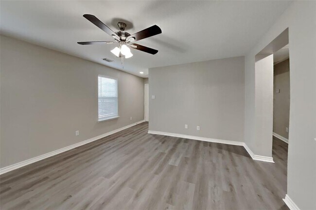 Foto del edificio - 6518 Bluestone Springs Ln
