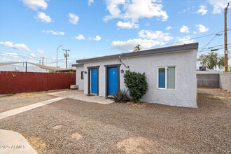 Building Photo - 703 W 1st Pl