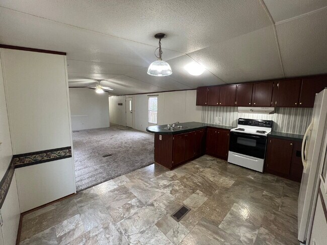 Building Photo - 3845 Wickham Rd