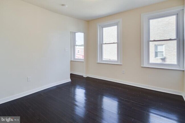Building Photo - 1249 S 21st St