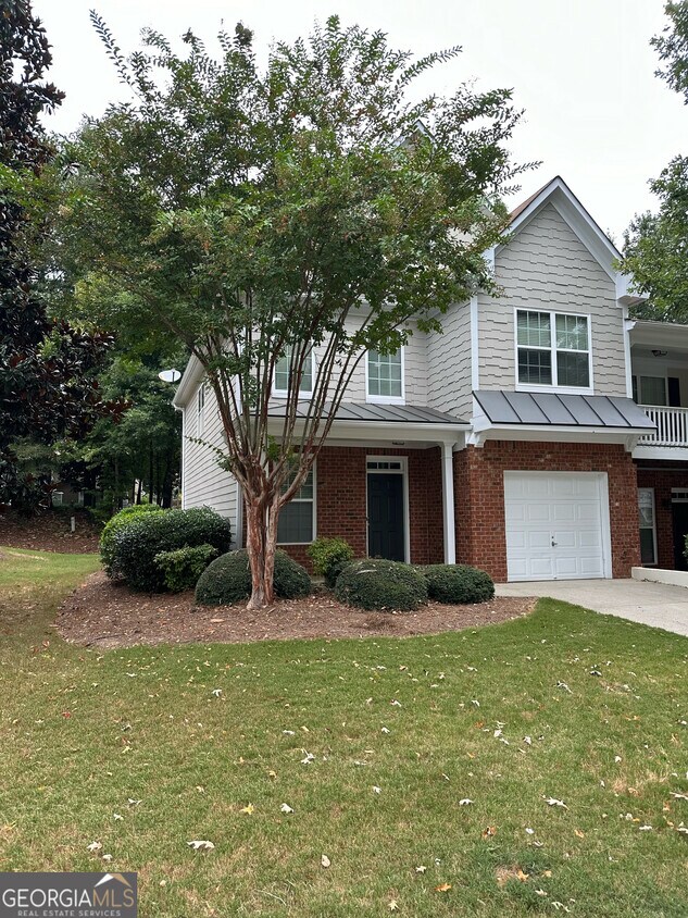 Building Photo - 385 St Claire Dr
