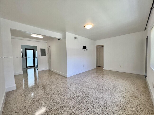 Foto del edificio - 877 80th St