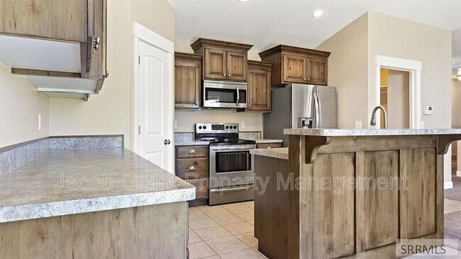 Building Photo - 1591 Clarence Dr