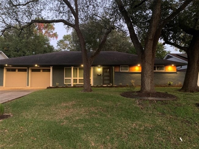 Building Photo - 8727 McAvoy Dr