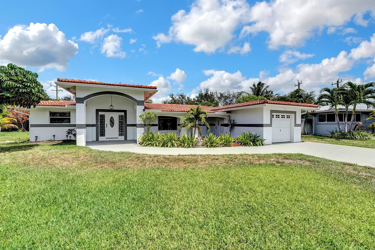 4990 NW 2nd Ct, Boca Raton, FL 33431 House for Rent in Boca Raton, FL