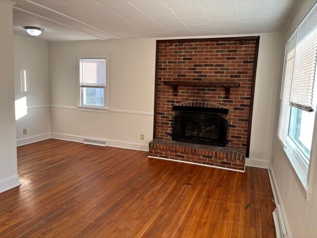 Foto del edificio - 3 BED, 1 BATH HOME IN GREYSTONE AREA, $1450 MONTH, $1450 DEPOSIT