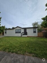 Building Photo - 31816 Forsythia Ln
