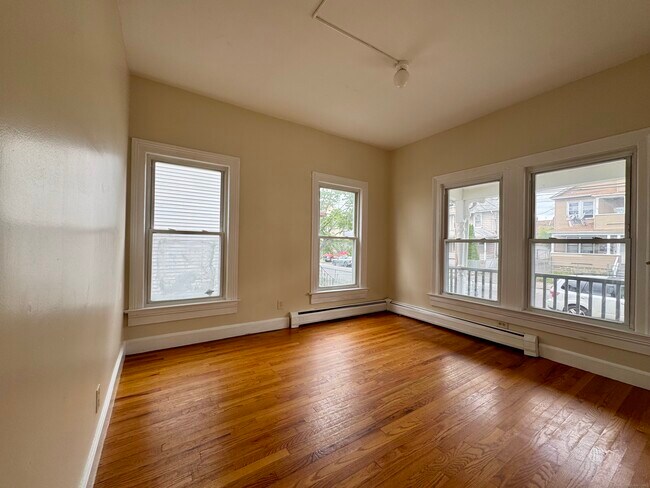 Foto del edificio - 251 Black Rock Ave
