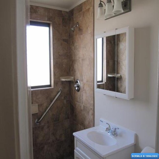 Foto del edificio - 1410 W 6th St