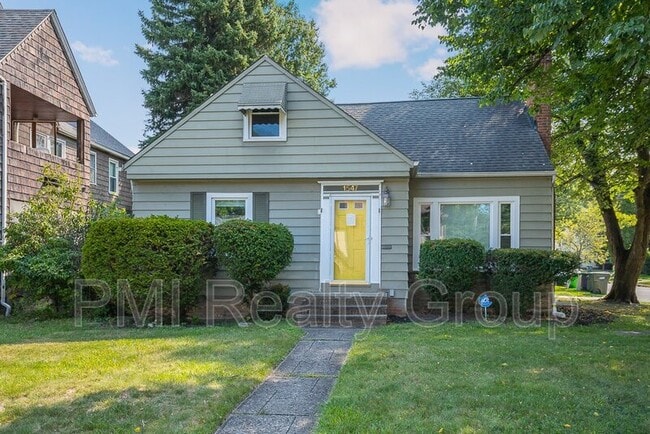 Foto del edificio - 1547 Sherbrook Rd