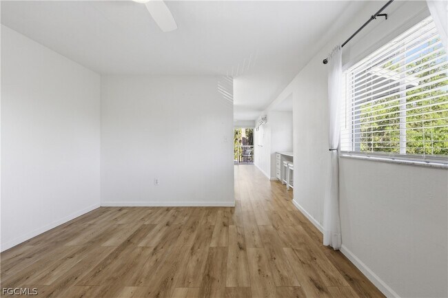 Foto del edificio - 8109 Country Rd