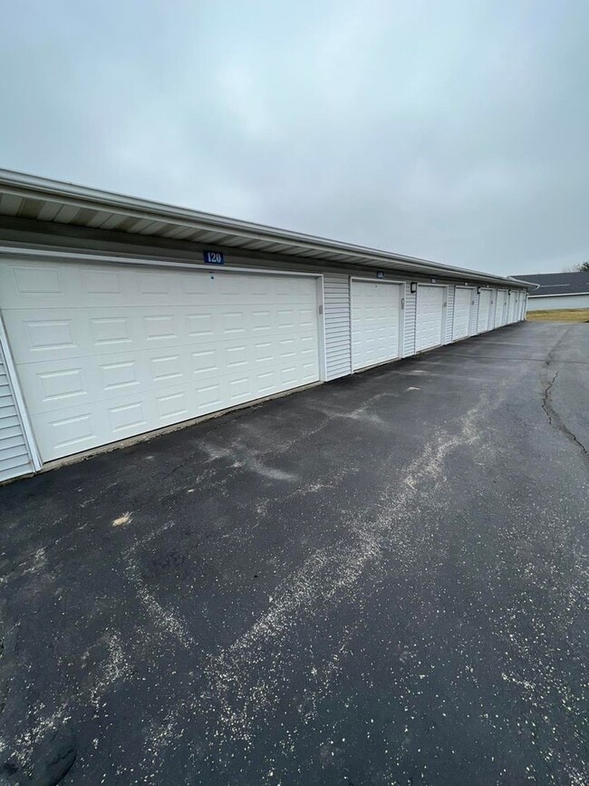 Foto del interior - 2 Bedroom with In-Unit Washer Dryer plus Garage Parking